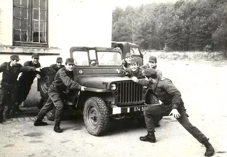 074981 - 1975 - 27ieme Regiment D'infanterie - DIJON - MANOEUVRES A BITCHE - Copains d'avant.jpg