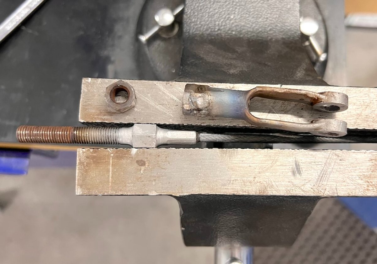 cable embrayage Jeep depose 2.jpg