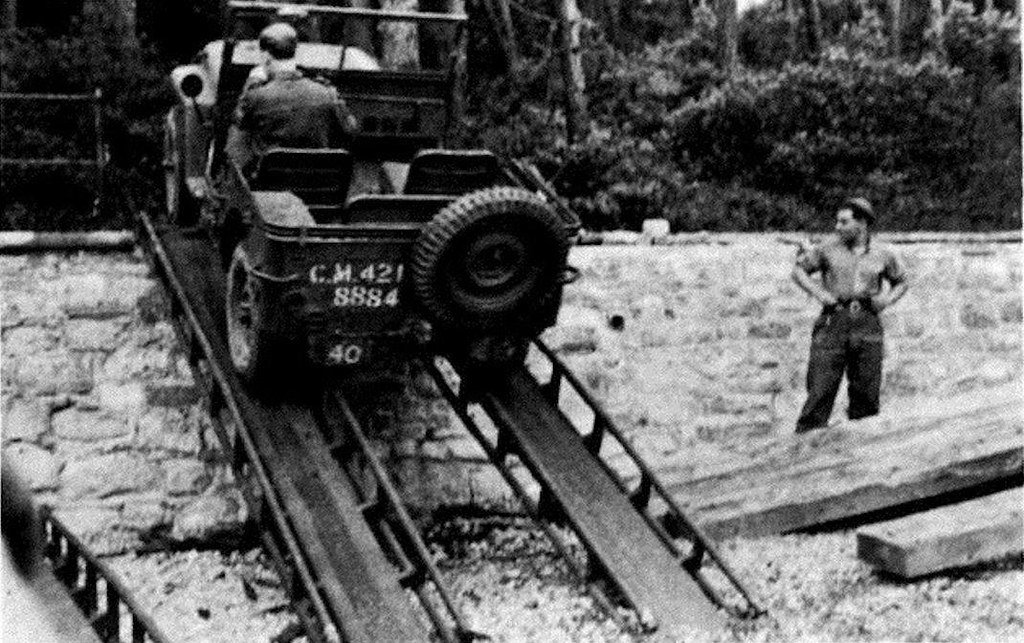 Canadian_jeep_CM-4218884_Training_Before_Dieppe.jpg