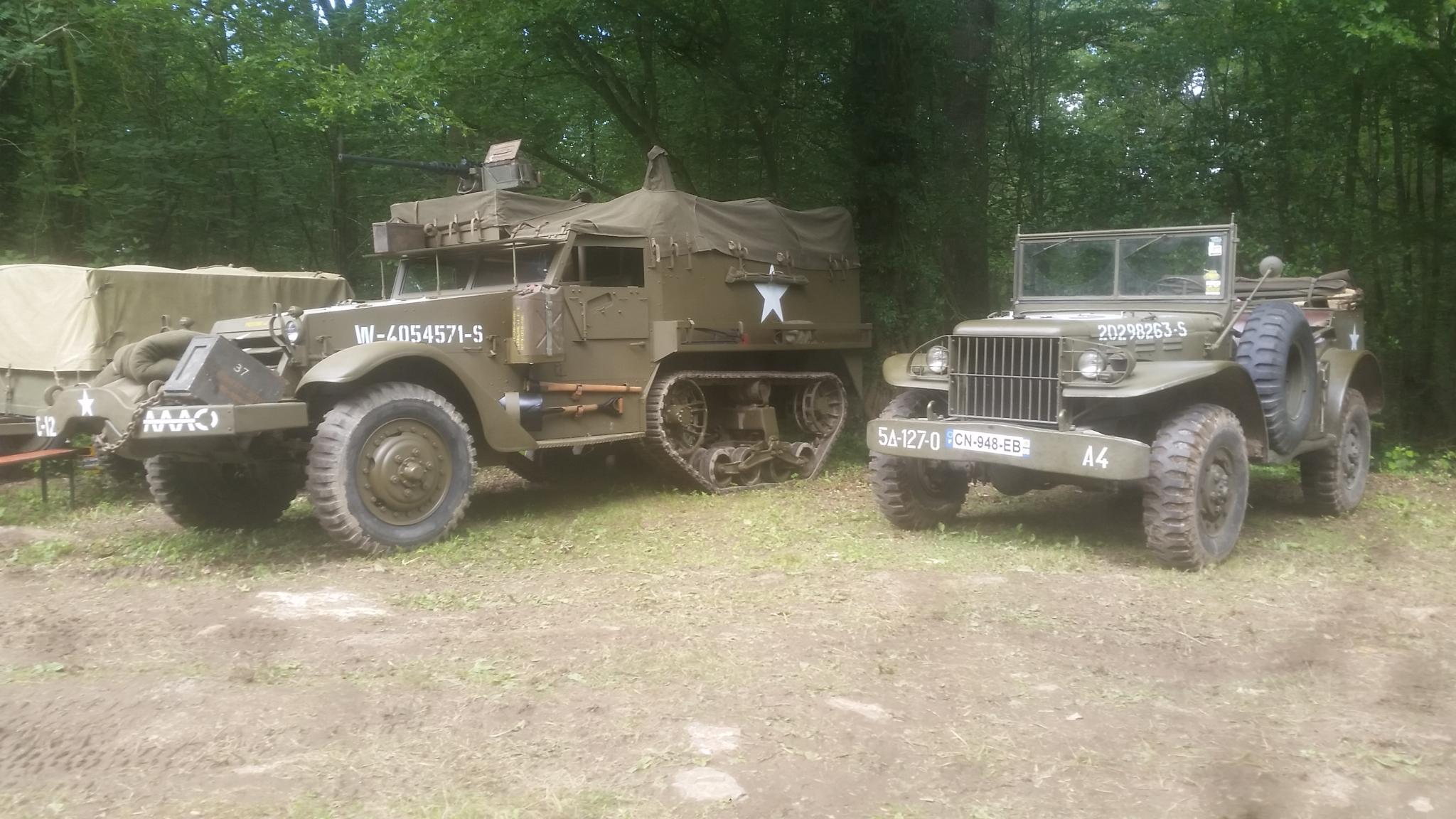 half-track et command car